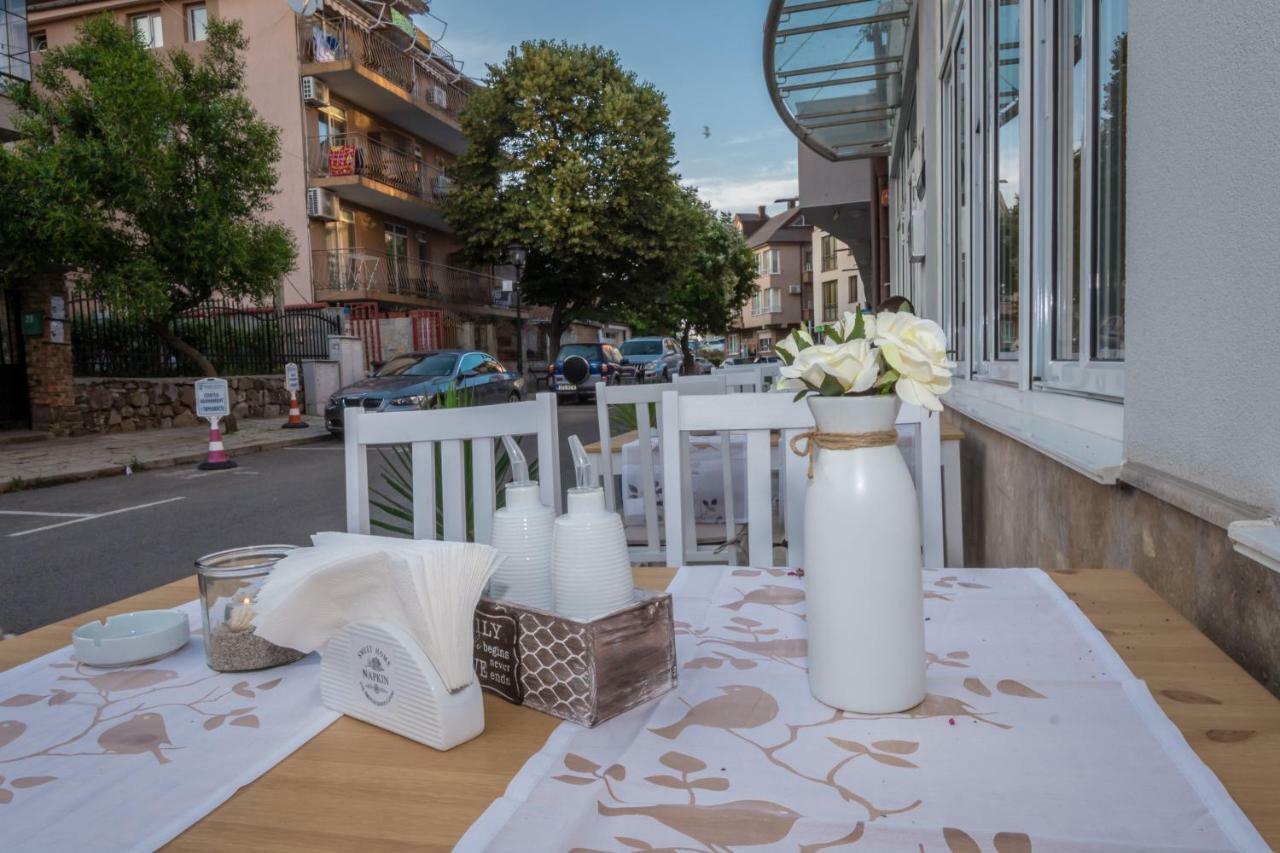 Семеен Хотел Бриз Sozopol Exterior photo
