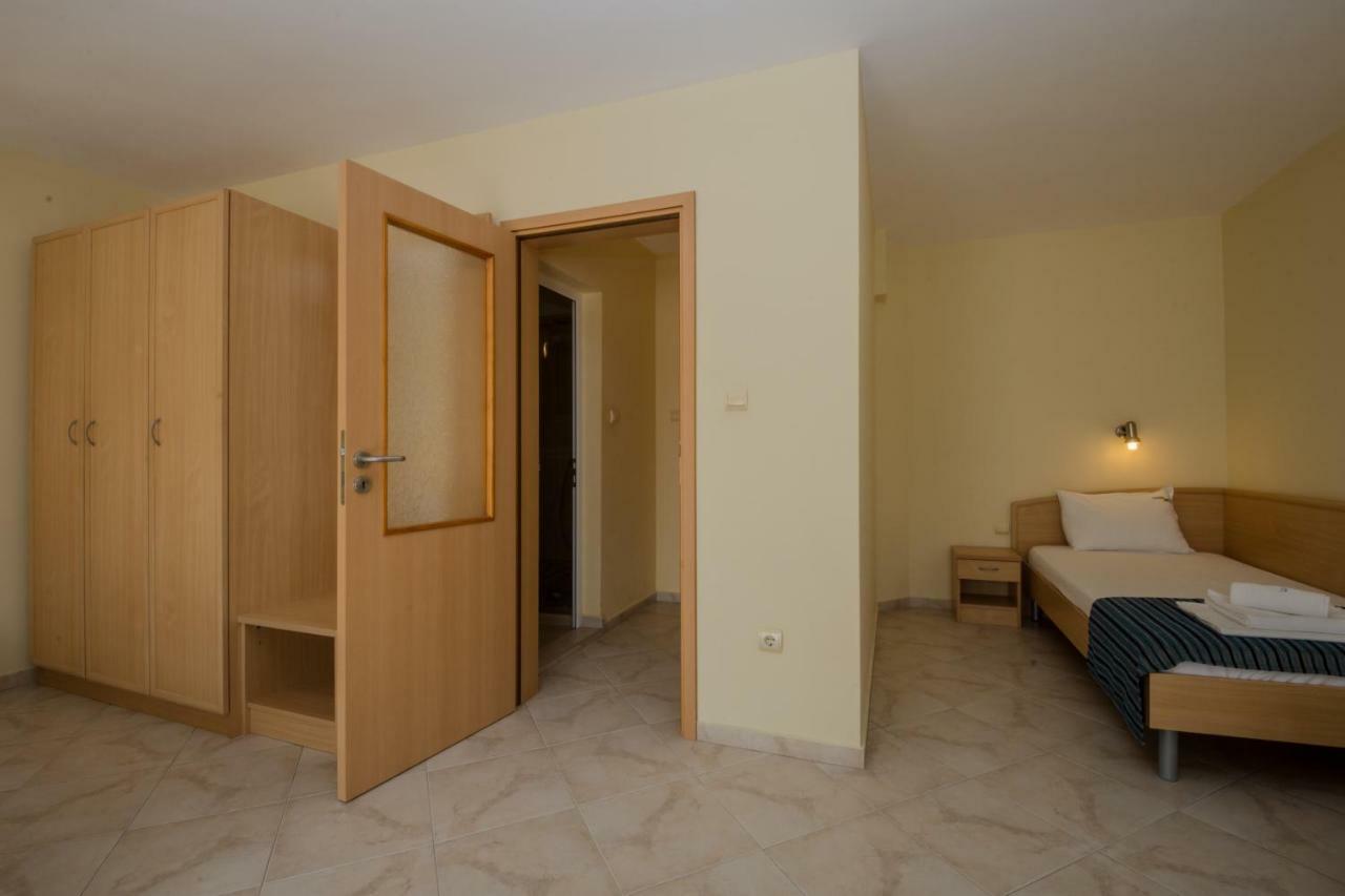 Семеен Хотел Бриз Sozopol Exterior photo