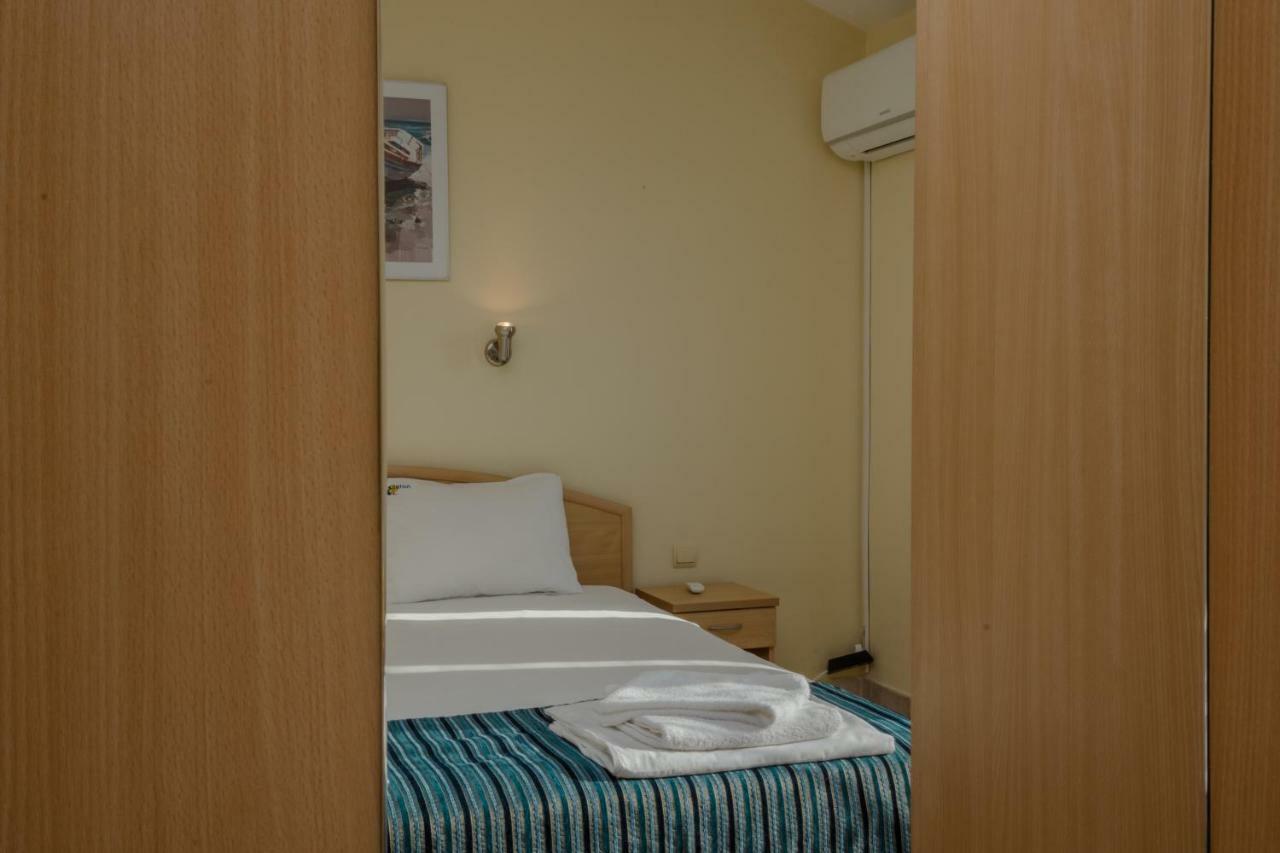 Семеен Хотел Бриз Sozopol Exterior photo