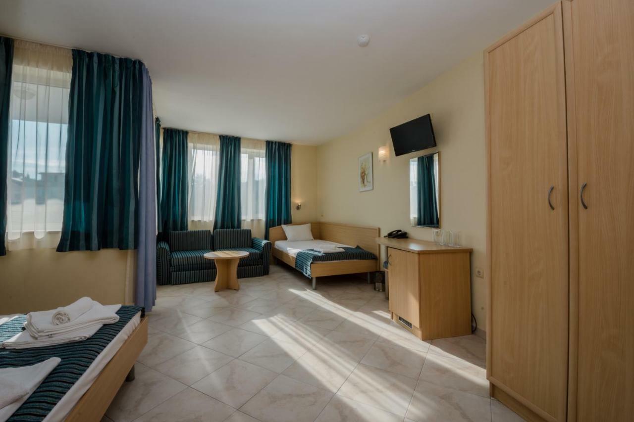 Семеен Хотел Бриз Sozopol Exterior photo